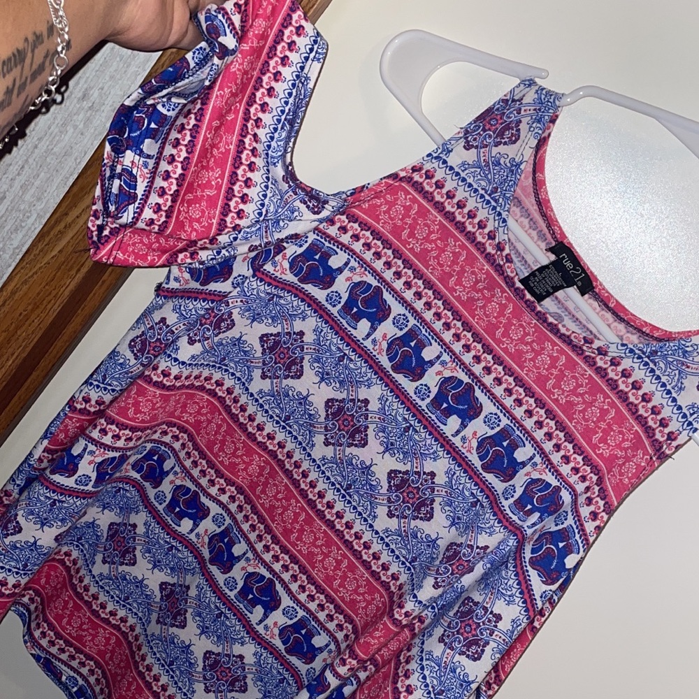 Rue 21 Large